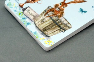 クリエイティヴジャパン株式会社　様オリジナルノート 「メモとりまちょう」は「角丸加工」もセットになっています