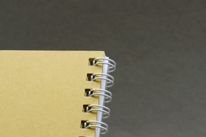 株式会社キュー・テック　様オリジナルノート リング製本の台紙はクラフトを使用