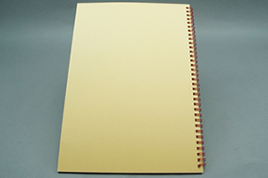 伊藤  由加里　様オリジナルノート オリジナルノートの裏表紙にはクラフトの台紙を使用