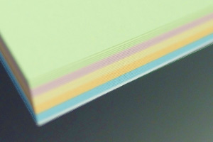 株式会社ライクリフッドファシリテーターズ　様オリジナルノート 本文はカラフルな5色の紙を使い、ノートを使う楽しみを演出。