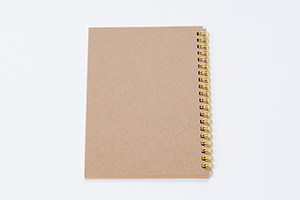 山田  梨絵　様オリジナルノート オリジナルノートの台紙は、表紙と同じ「パワークラフト400g」