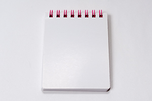 伊藤  美代子　様オリジナルノート オリジナルメモ帳の台紙は「ホワイト」、リングカラーはピンク