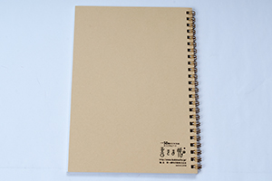 アトリエ　クレモラァタ　様オリジナルノート オリジナルノートの裏表紙。書きま帳＋オリジナルロゴ入り台紙を使用。