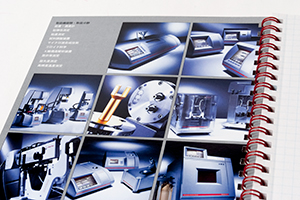 株式会社アントンパール・ジャパン　様オリジナルノート 「表紙内側印刷」で取扱い機器の写真を印刷
