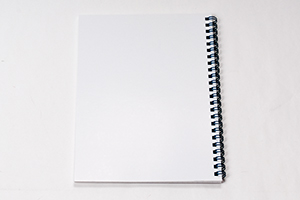 株式会社ウィリルモバイル　様オリジナルノート オリジナルノートの台紙は「ホワイト」。リングカラーは「ブルー」でさわやかなイメージに。