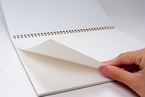 旭  める　様オリジナルノート 「お絵かきしまちょう」は本文用紙に画用紙を使用しています
