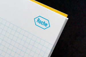 ロシュ・ダイアグノスティックス株式会社　様オリジナルノート ロゴマークを印刷したオリジナルの本文