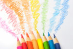 色鉛筆も鉛筆なのに、どうして消しゴムでは消えないの？